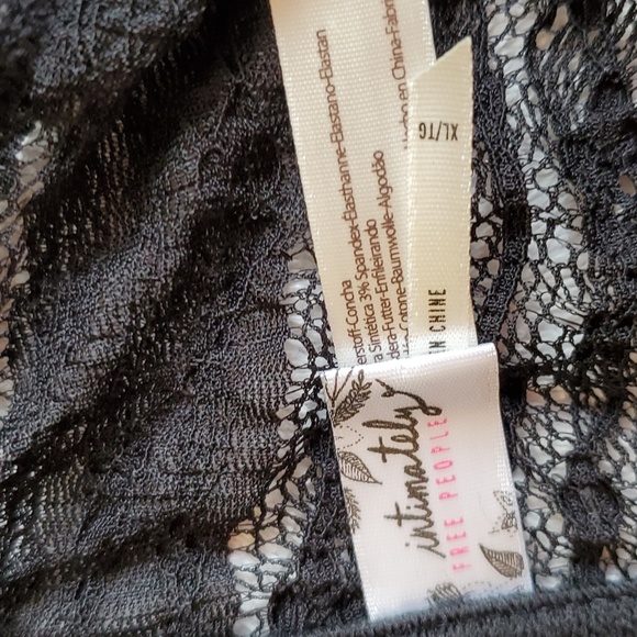 Black lace bandeau Strapless Bra, lined front, tag says XL? IntimateFree People - Picture 4 of 4